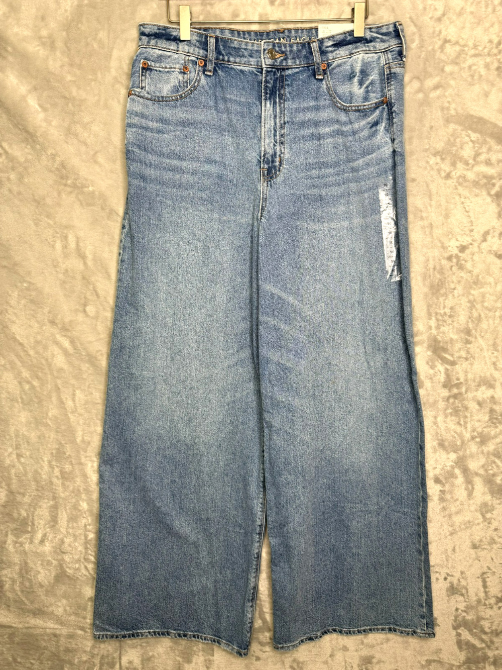 American Eagle Strigid Jeans Womens 10 30 Super High Rise Ultra Wide Leg NWT